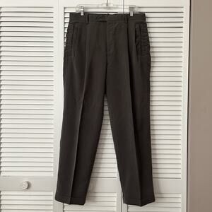 Balmain Paris olive green trouser pants classic pleated front size 34 x 30 ins.